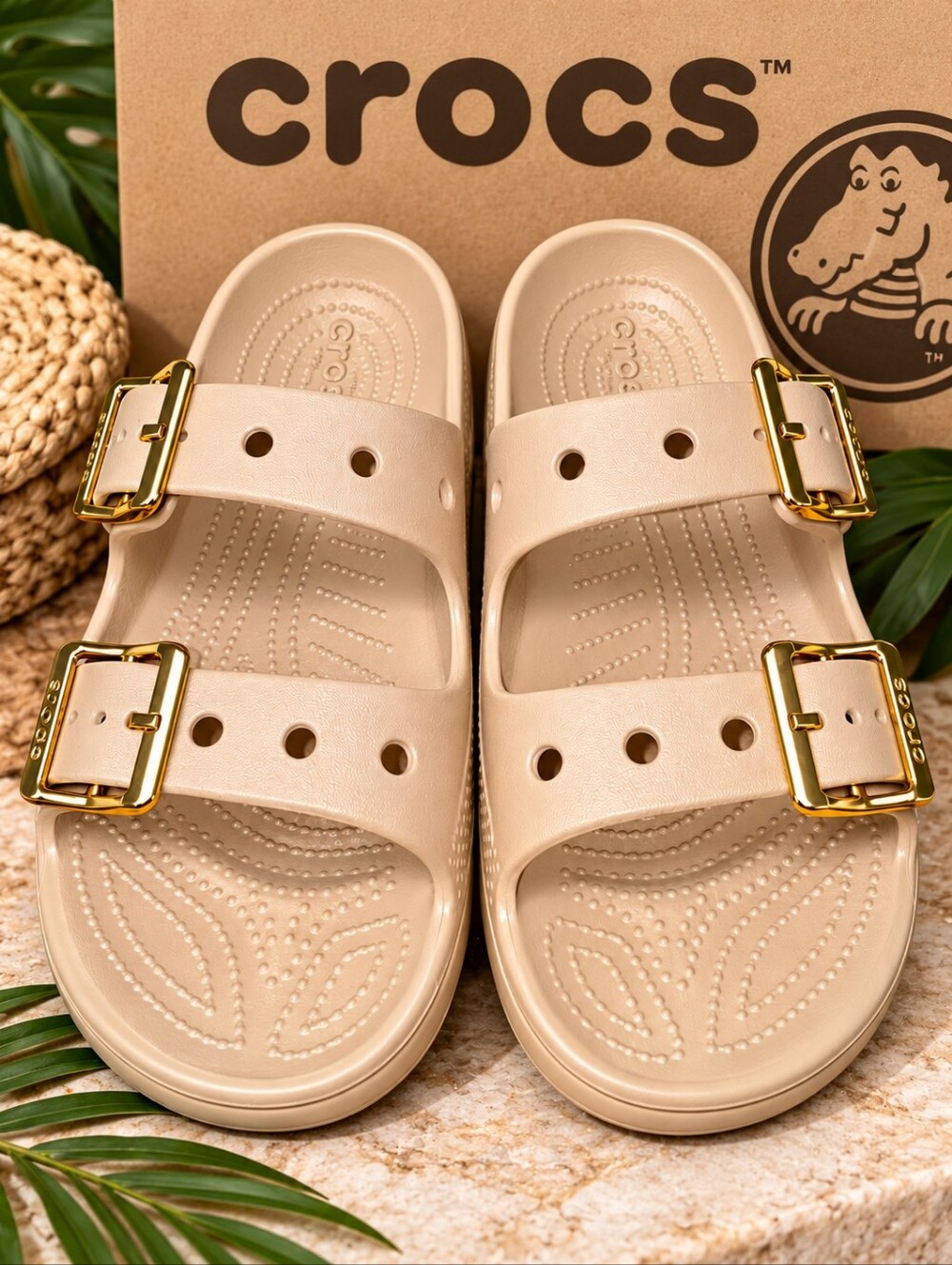 NWOT Crocs Sandals Size 8 Womens